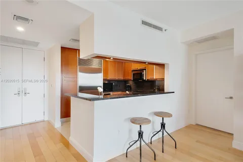 $5,900 | 901 Brickell Key Boulevard, Unit 609, Miami, FL 33131