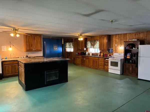$600,000 | 8811 US Highway 285, Alamosa, CO 81101