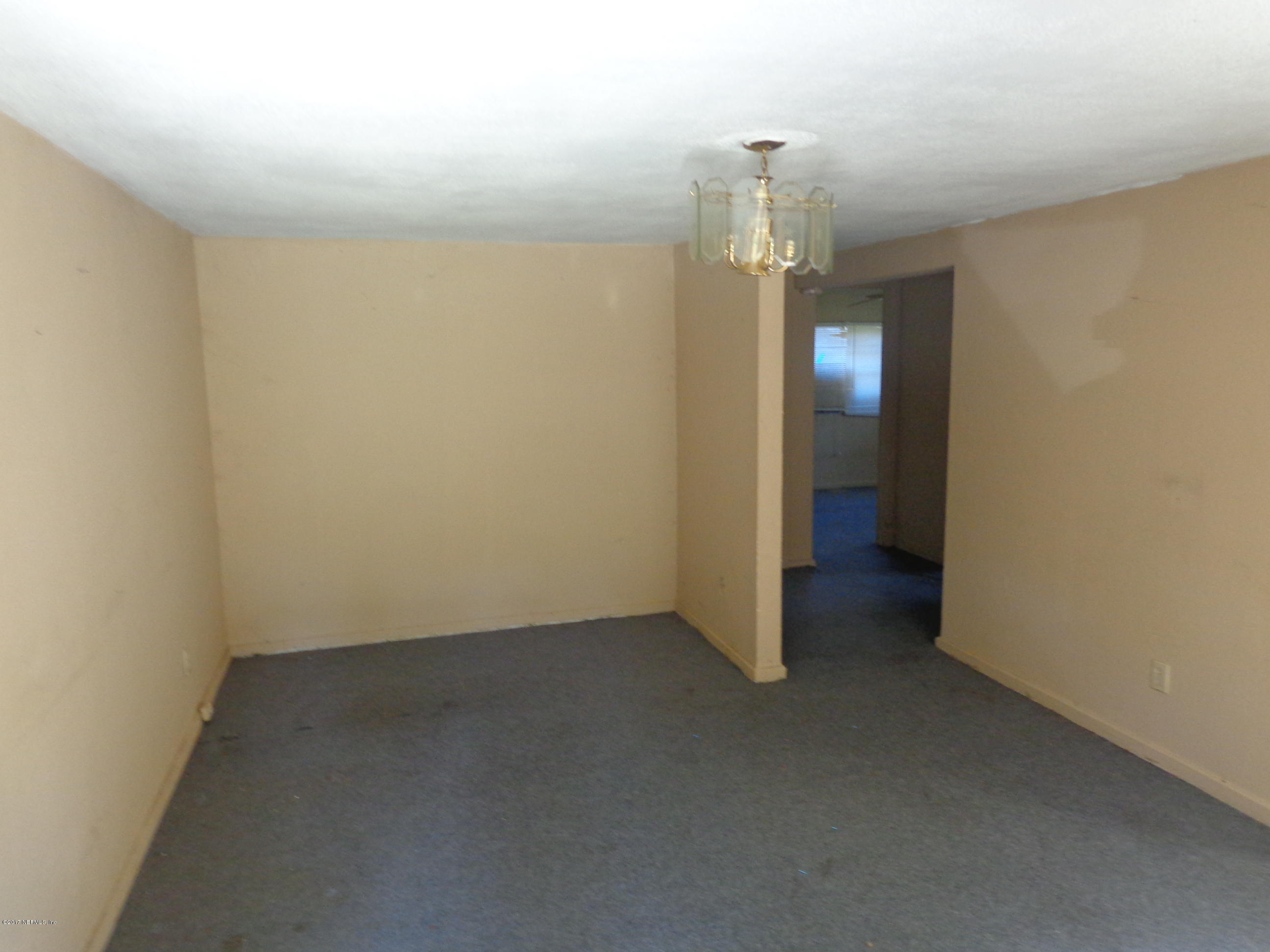 9906 Ridge Boulevard Jacksonville, FL 32208 - Photo 3 of 63 DSC04780