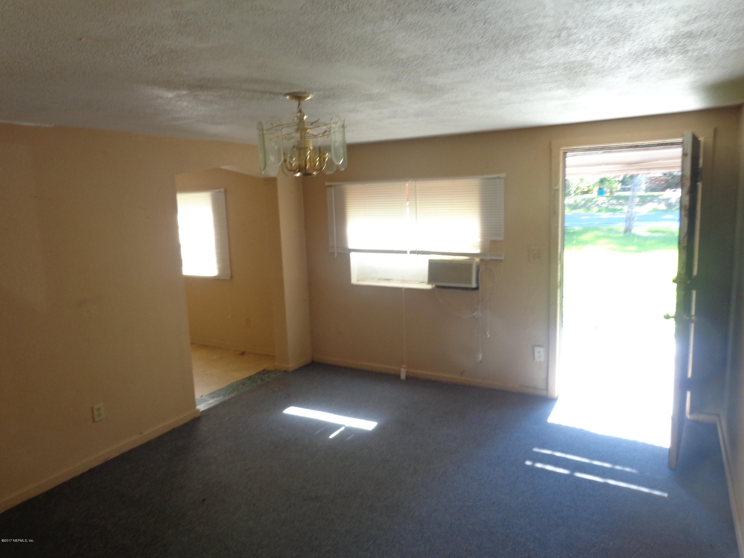 9906 Ridge Boulevard Jacksonville, FL 32208 - Photo 4 of 63 DSC04781