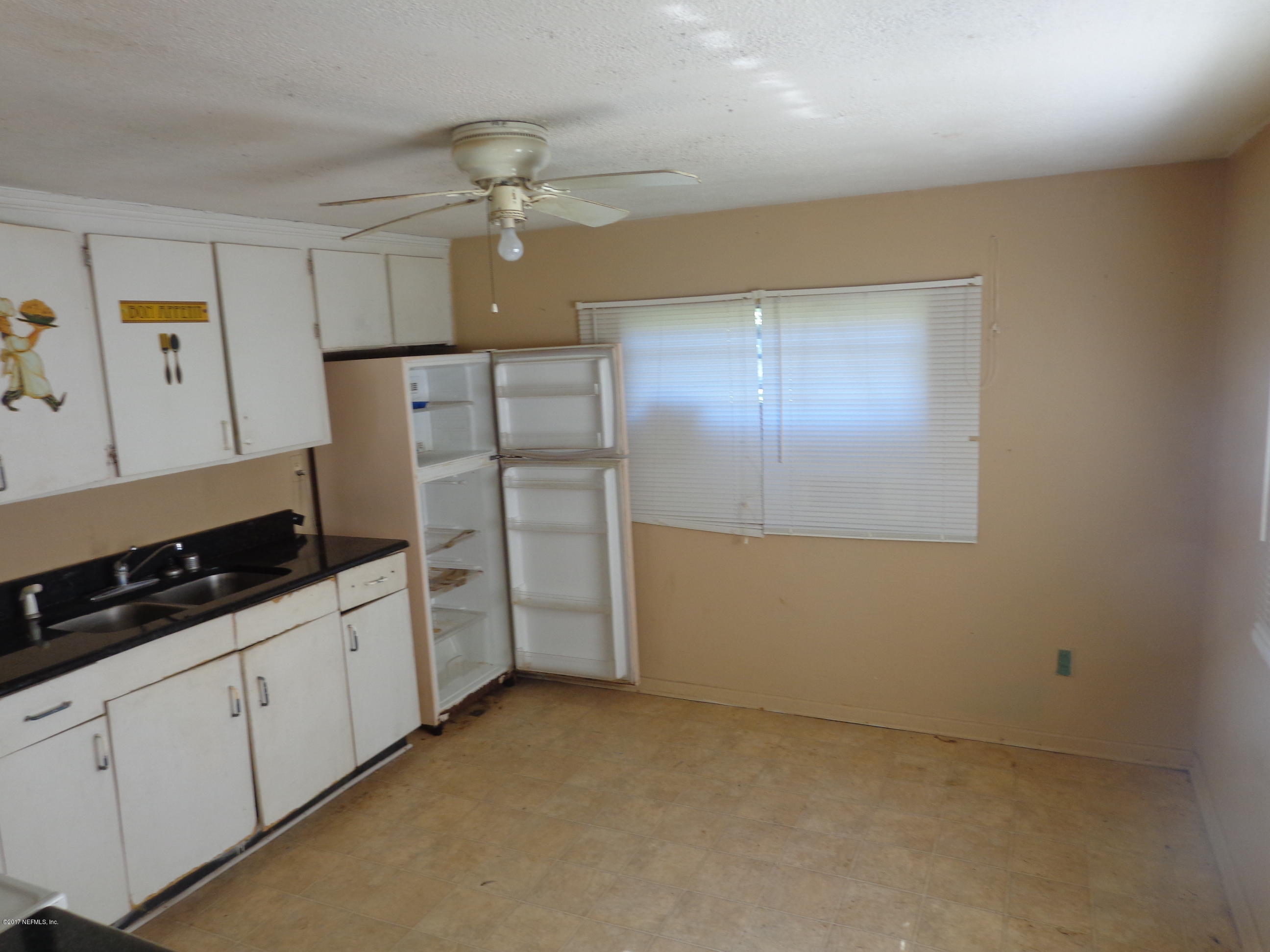 9906 Ridge Boulevard Jacksonville, FL 32208 - Photo 5 of 63 DSC04782