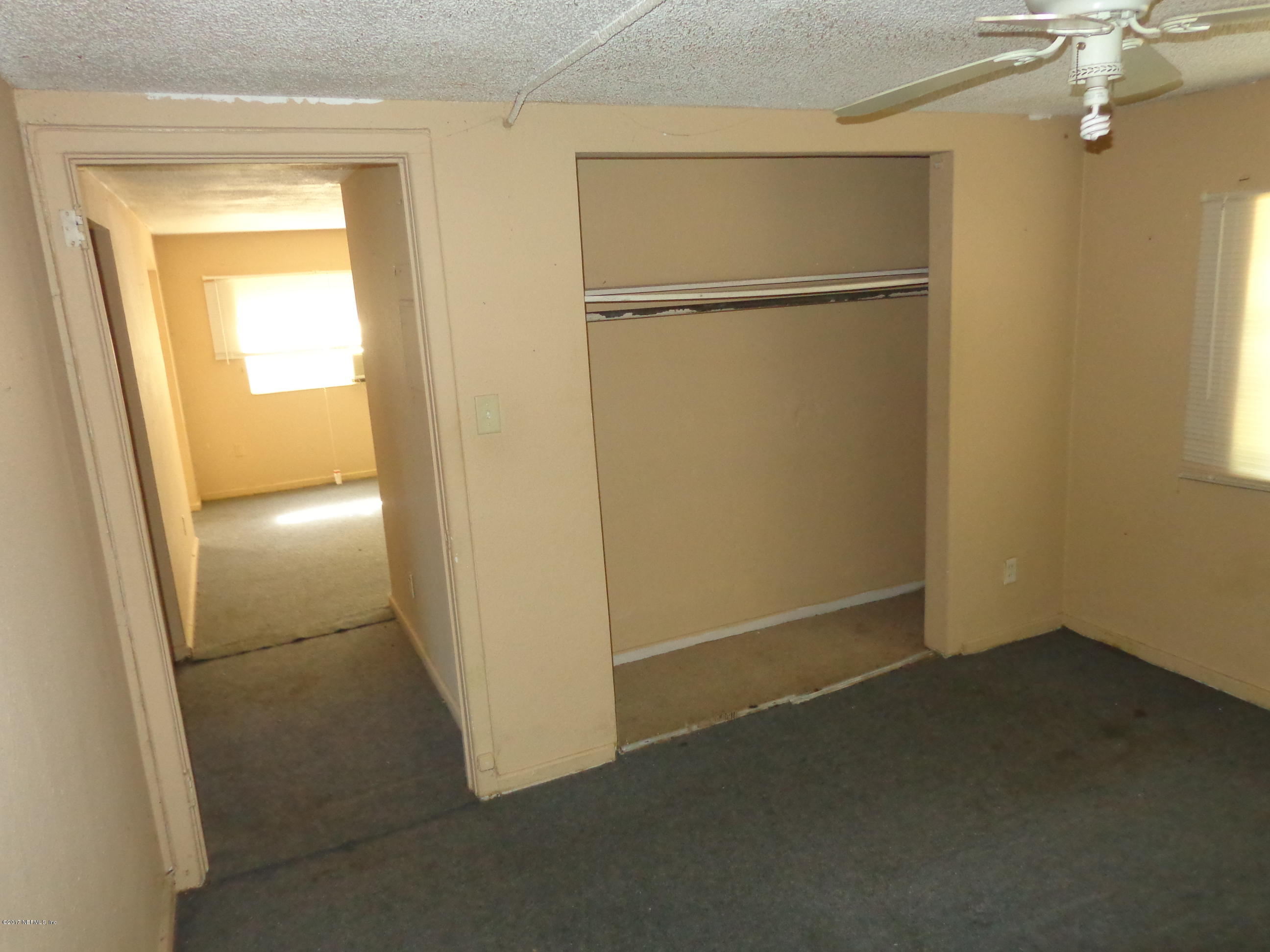 9906 Ridge Boulevard Jacksonville, FL 32208 - Photo 8 of 63 DSC04785