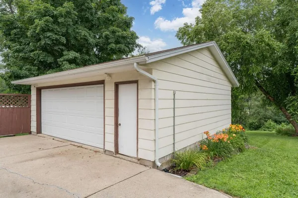 $274,000 | 510 North 4th Street, Le Sueur, MN 56058