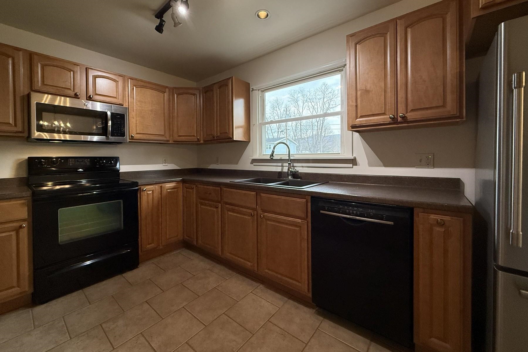 3 Green Knolls Lane Rutland, VT 05701 - Photo 15 of 47