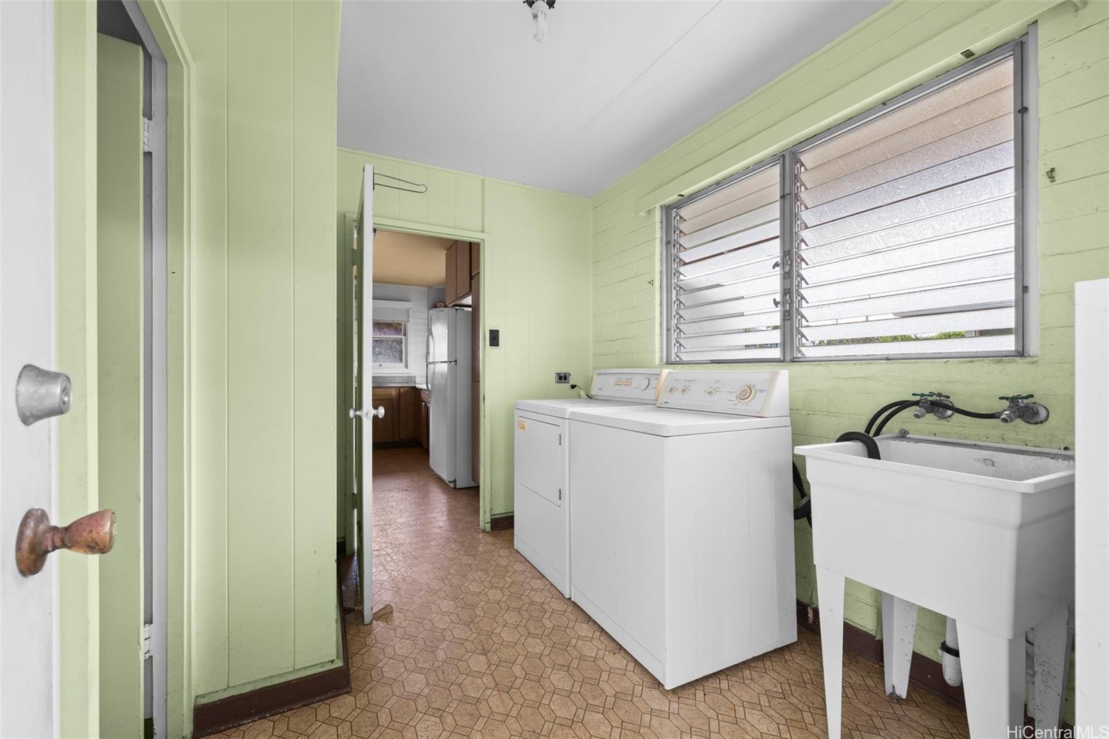 256 Kuliouou Road Honolulu, HI 96821 - Photo 8 of 25