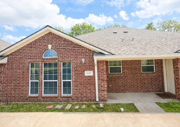$1,550 | 1437 Western Oaks Court, Bryan, TX 77801
