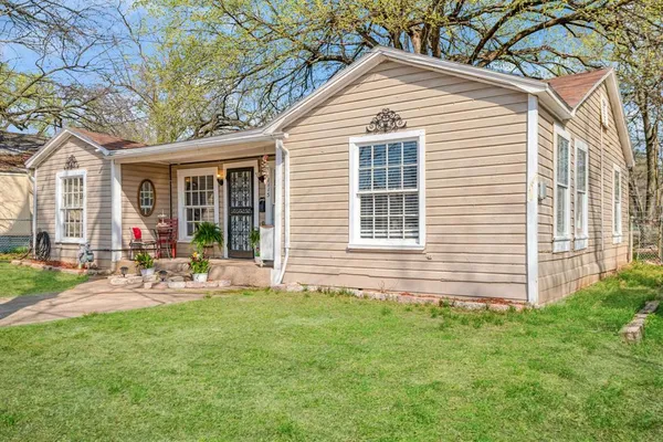 $112,500 | 1115 13th Street Southeast, Paris, TX 75460
