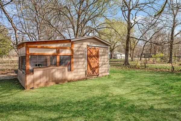 $112,500 | 1115 13th Street Southeast, Paris, TX 75460