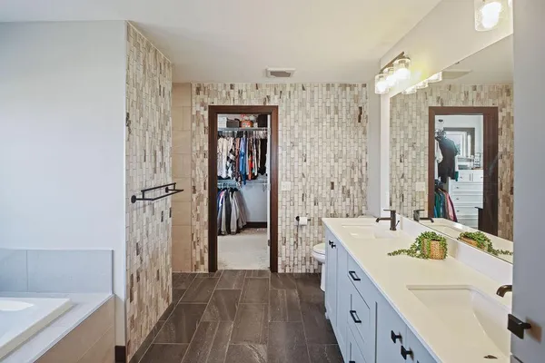 $565,000 | 2120 Violet Lane, Faribault, MN 55021