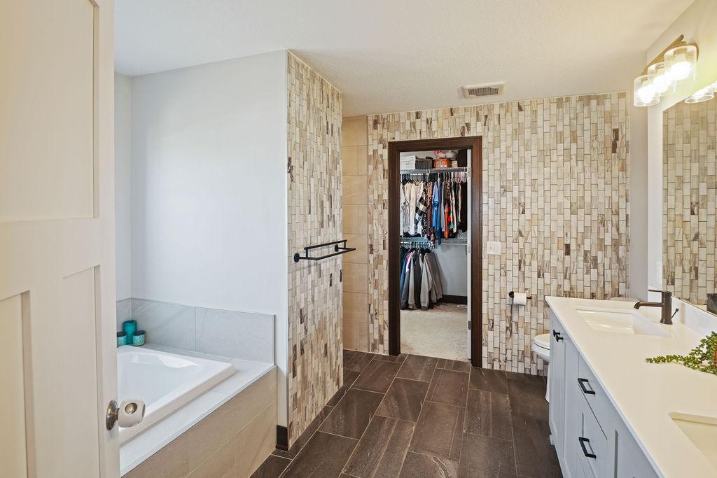 2120 Violet Lane Faribault, MN 55021 - Photo 28 of 44