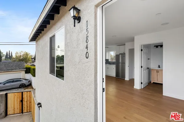 $2,000 | 15840 Chatsworth Street, Granada Hills, CA 91344