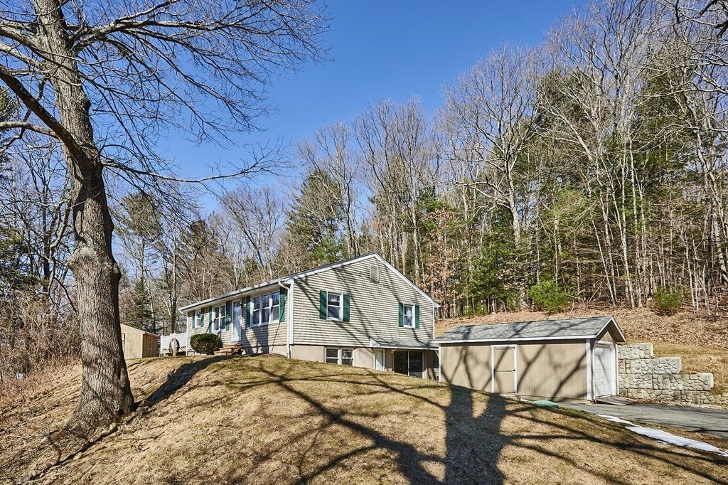 21 North Farms Road Williamsburg, MA 01039 - Photo 1 of 38 Gallery Image 1