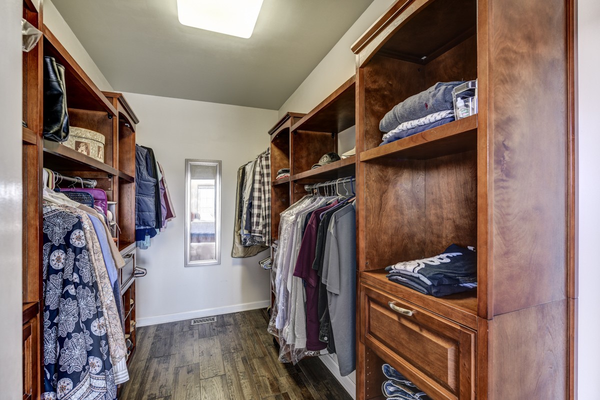 Walk in custom closet