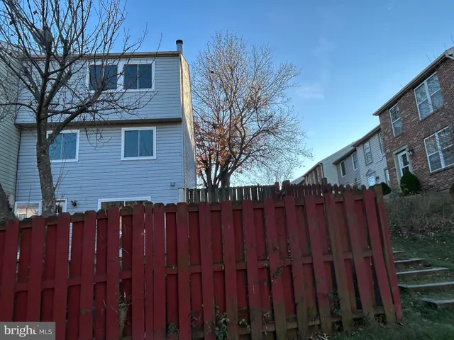 $2,700 | 6363 Generals Court, Centreville, VA 20121