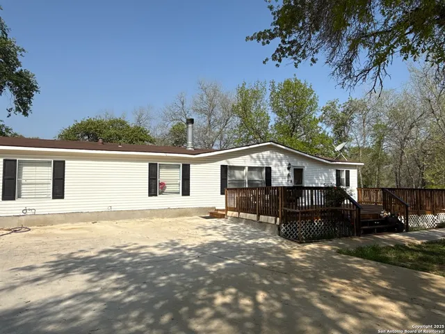 $300,000 | 4132 Accors Avenue, Elmendorf, TX 78112