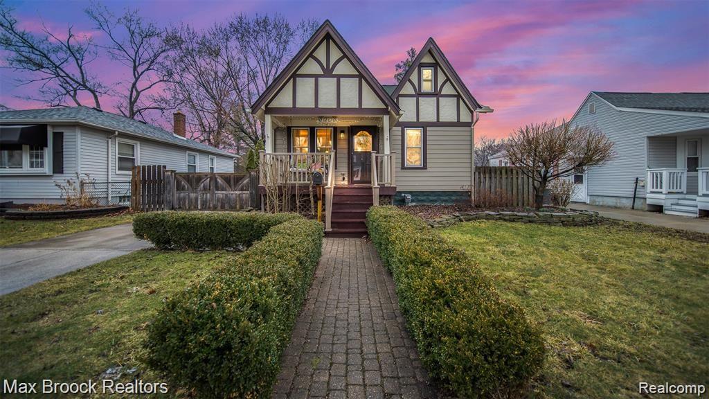 1722 Cambridge Road Berkley, MI 48072 - Photo 4 of 31