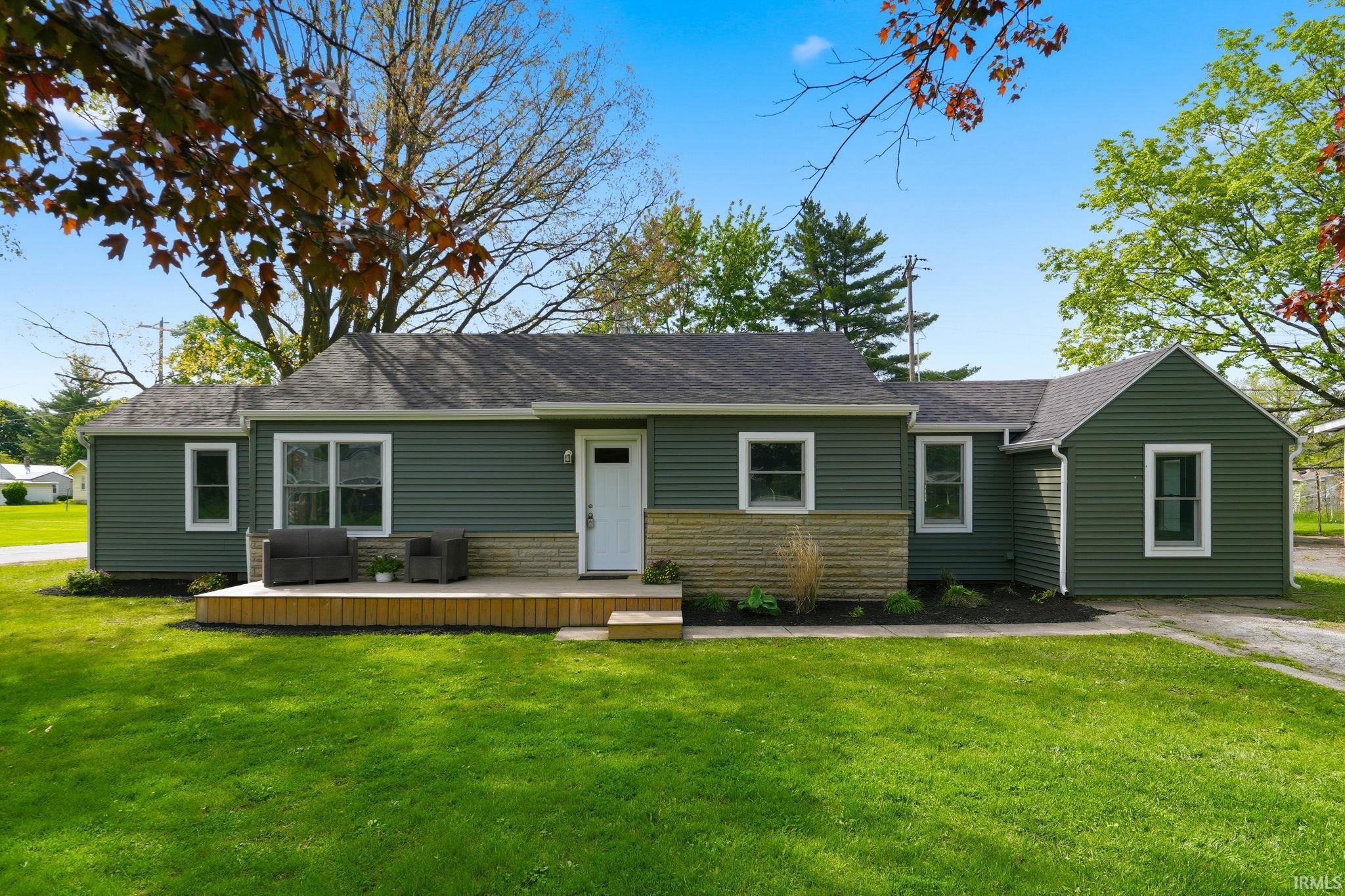 495 Himes Street Huntington, IN 46750 - Photo 2 of 35