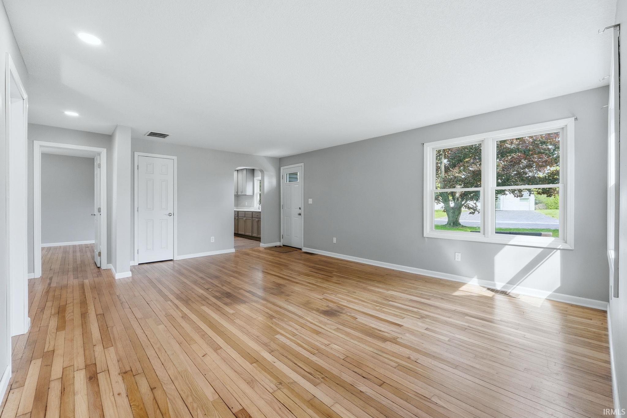 495 Himes Street Huntington, IN 46750 - Photo 3 of 35