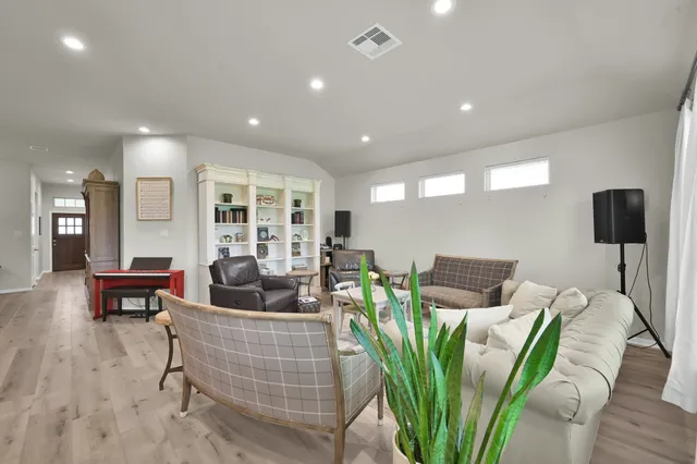 $475,000 | 9203 Whitetail Drive, Conroe, TX 77303