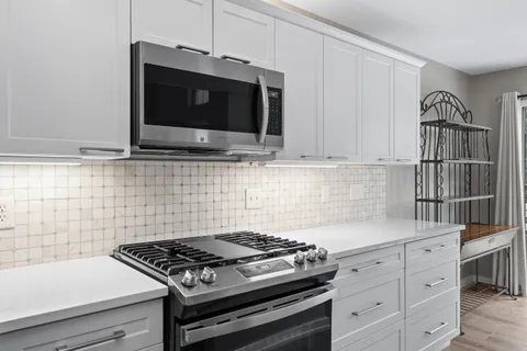 $415,000 | 1731 Woodland Circle, Unit 1226, Geneva, WI 53147