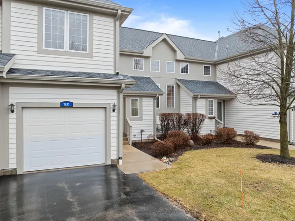 $415,000 | 1731 Woodland Circle, Unit 1226, Geneva, WI 53147
