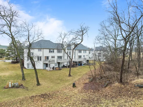 $415,000 | 1731 Woodland Circle, Unit 1226, Geneva, WI 53147