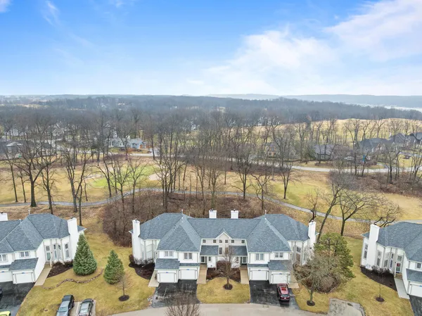 $415,000 | 1731 Woodland Circle, Unit 1226, Geneva, WI 53147