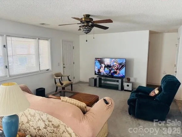 $330,000 | 200 Dartcrest Drive, Hendersonville, NC 28792