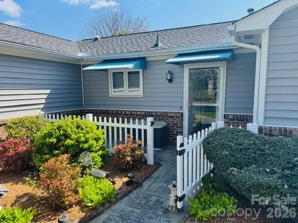 $330,000 | 200 Dartcrest Drive, Hendersonville, NC 28792