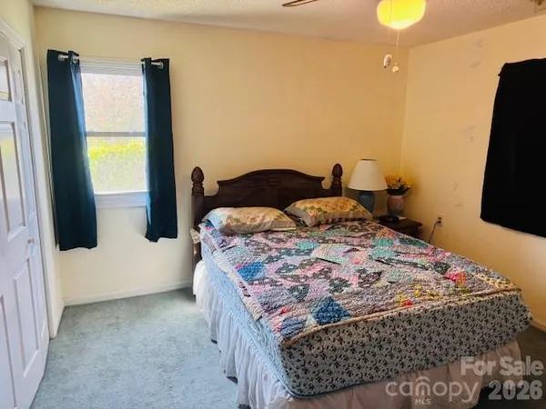 $330,000 | 200 Dartcrest Drive, Hendersonville, NC 28792