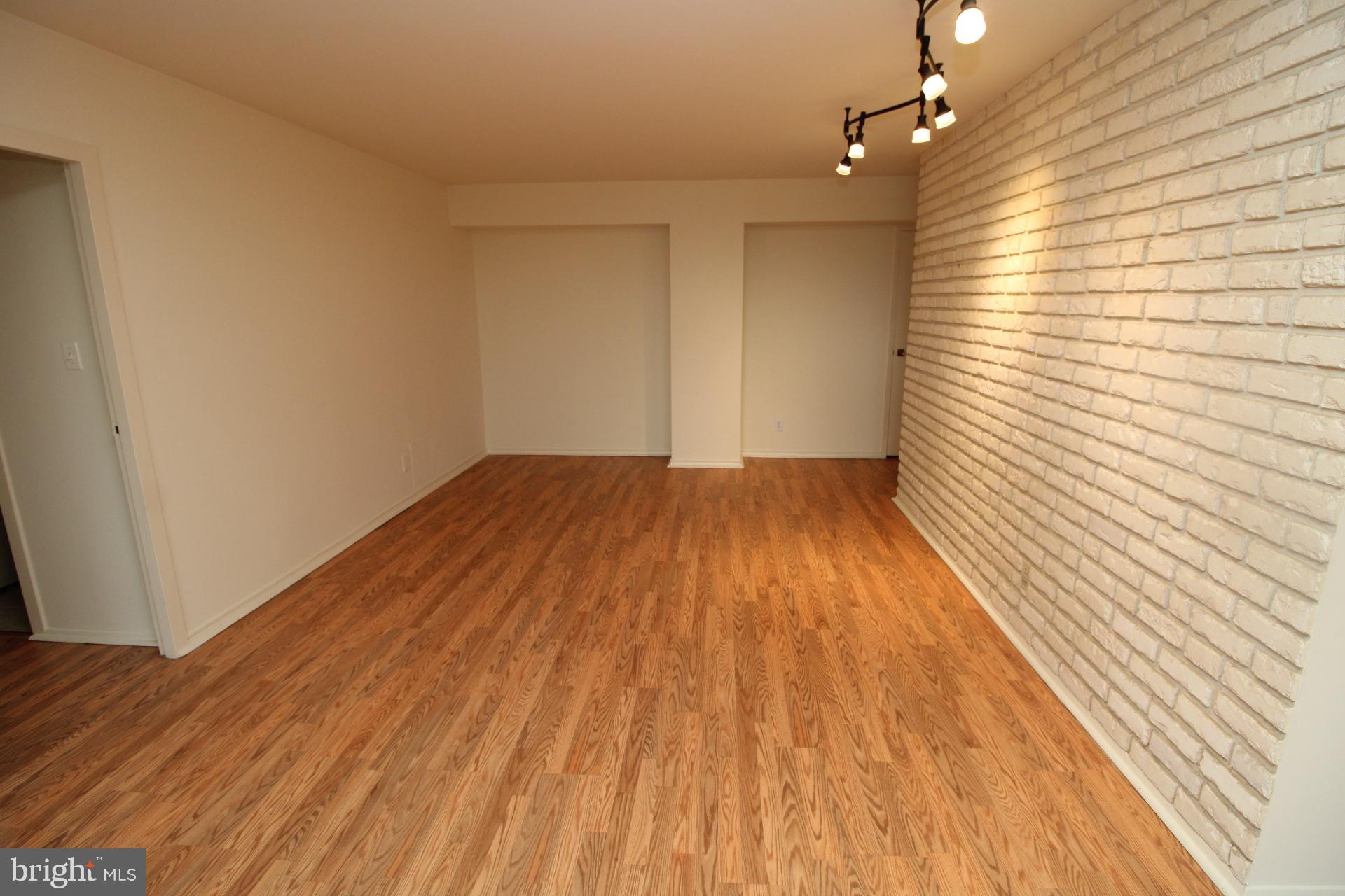 9701 Fields Road, Unit 407 Gaithersburg, MD 20878 - Photo 13 of 29 Living Room