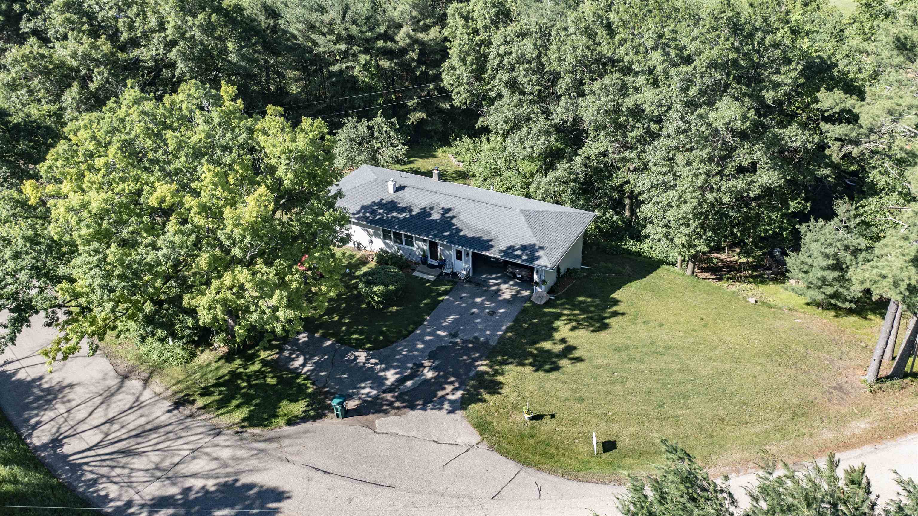 N2375 Smith Road Waupaca, WI 54981 - Photo 4 of 48