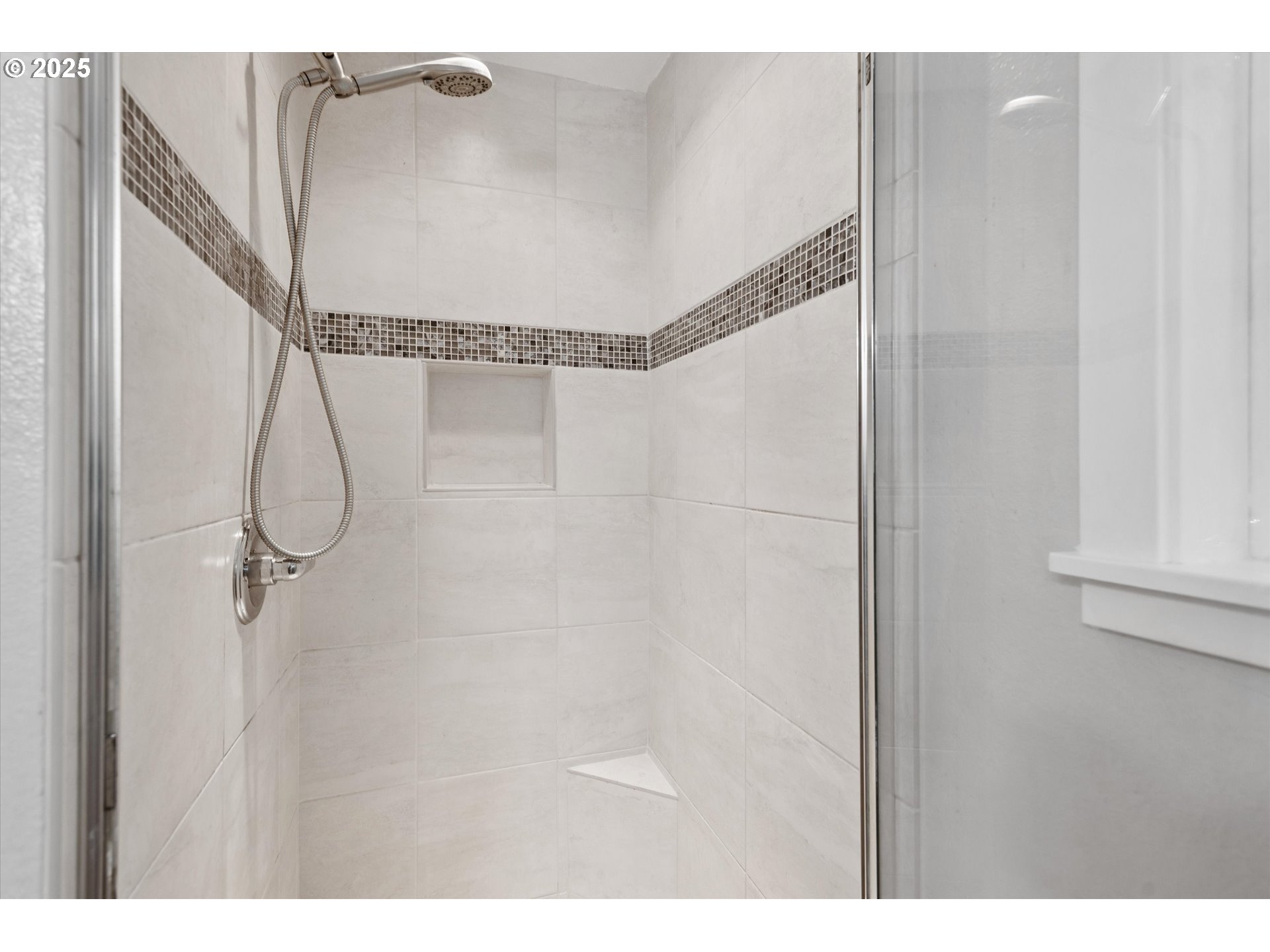 18800 Southwest Sandra Lane Beaverton, OR 97003 - Photo 27 of 41 a bathroom with a shower