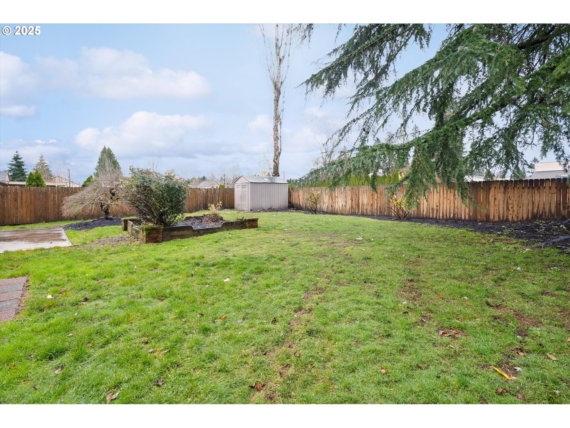 18800 Southwest Sandra Lane Beaverton, OR 97003 - Photo 36 of 41 a view of a backyard