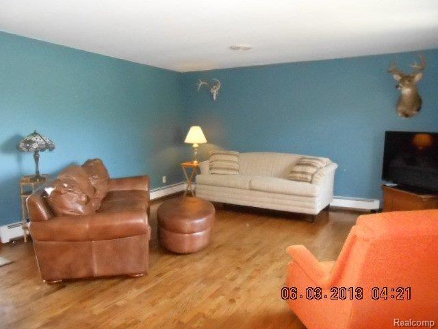 12047 Hill Road Davison, MI 48423 - Photo 14 of 19 Living Rm 2.jpg