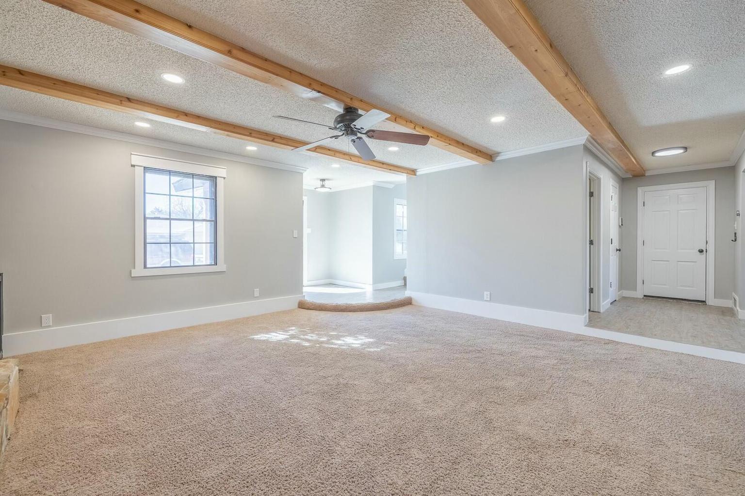 5514 76th Street Lubbock, TX 79424 - Photo 4 of 31 20250203155209982389000000-o