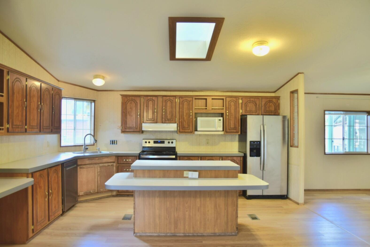 222 Ollis Road, Unit 6A Cave Junction, OR 97523 - Photo 4 of 27 DSC_0576