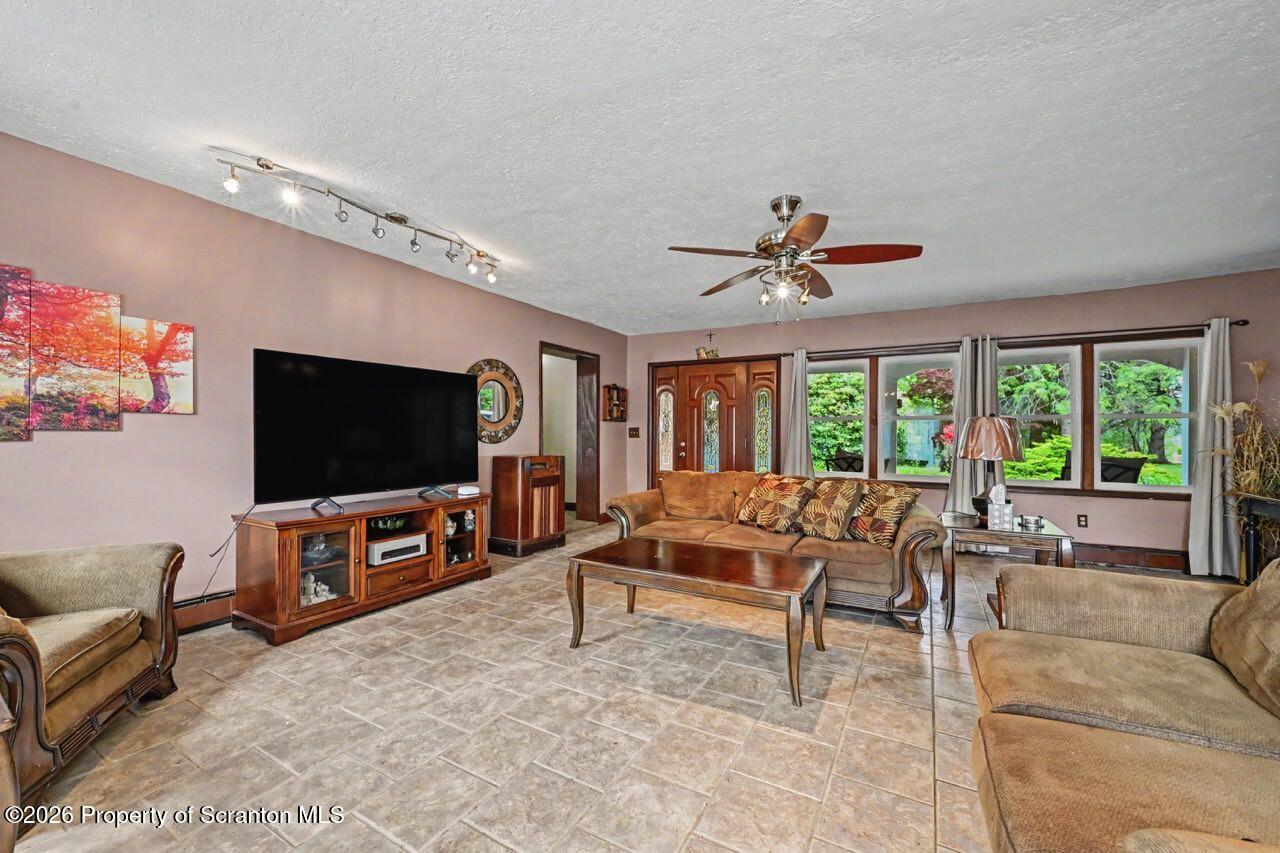 1000 Layton Road Clarks Summit, PA 18411 - Photo 8 of 55 Living Room