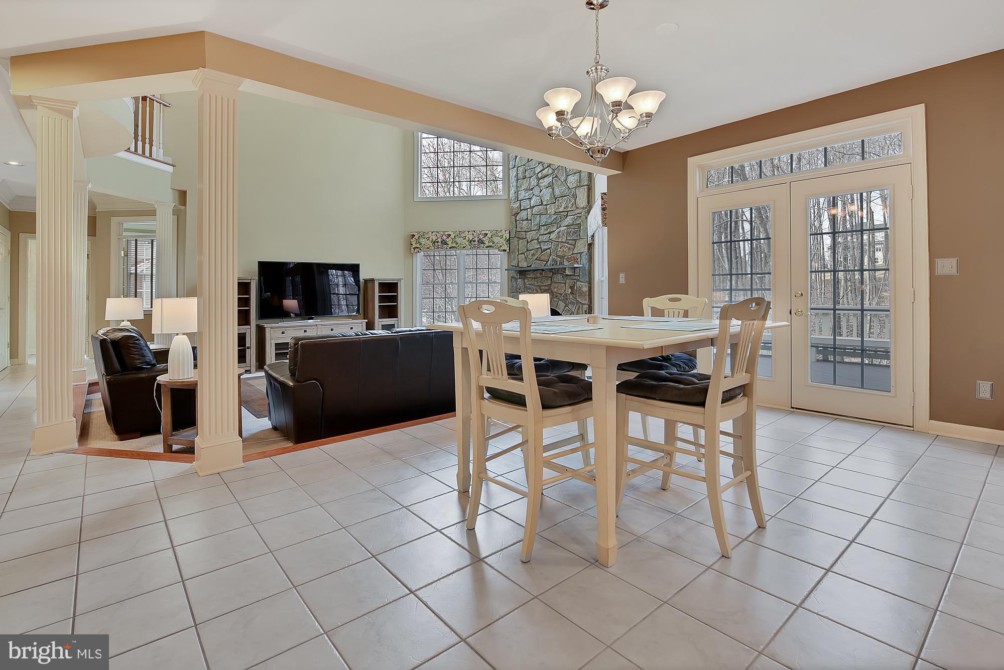 22 Hackett Court Poolesville, MD 20837 - Photo 22 of 54 Eat-in kitchen