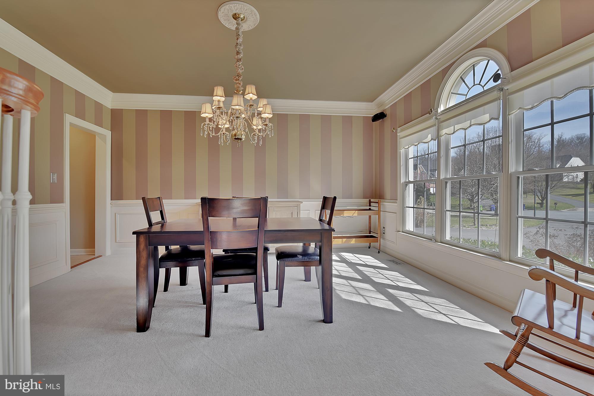22 Hackett Court Poolesville, MD 20837 - Photo 26 of 54 Guaranteed to fit your dining room table!
