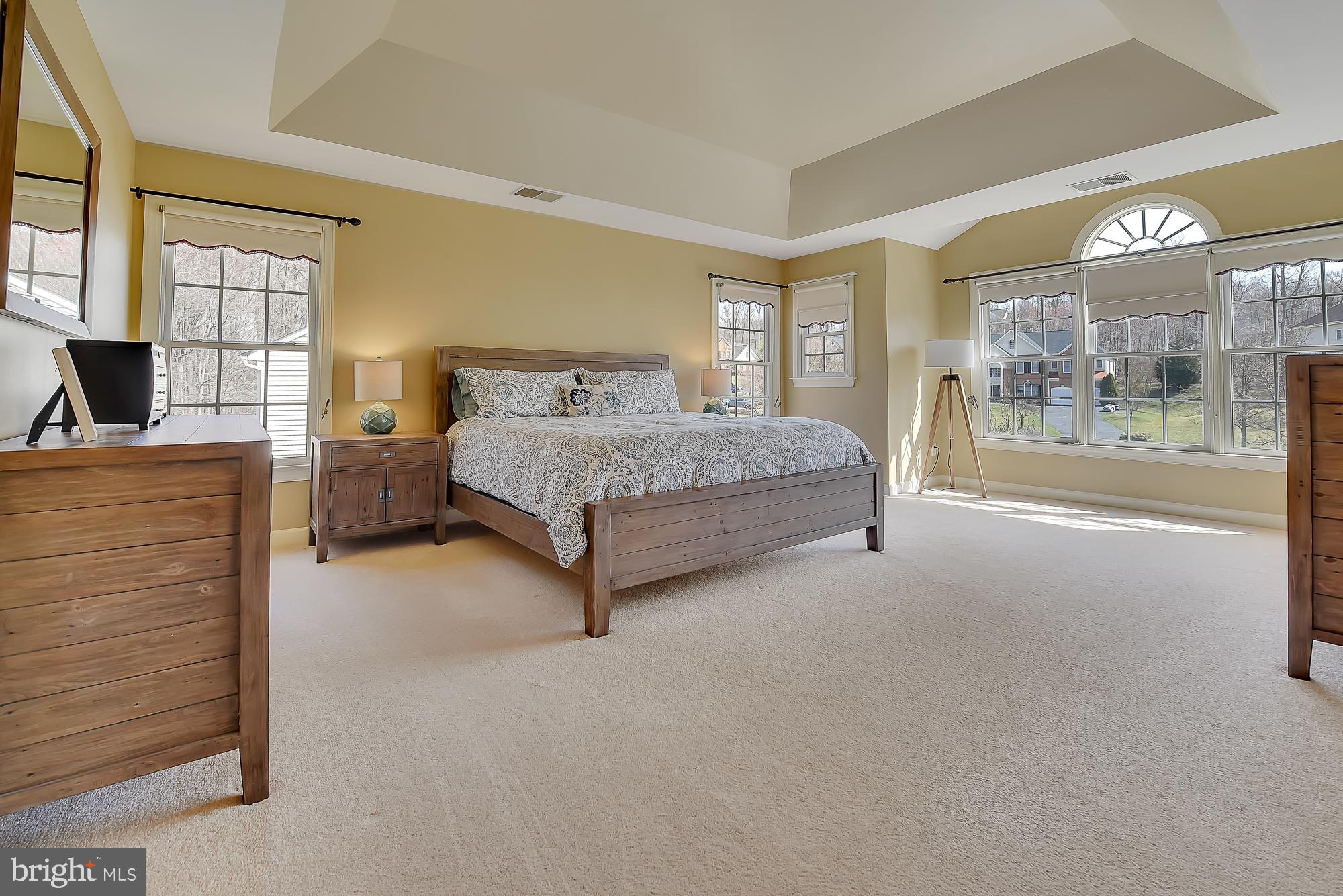 22 Hackett Court Poolesville, MD 20837 - Photo 33 of 54 Natural light on all sides