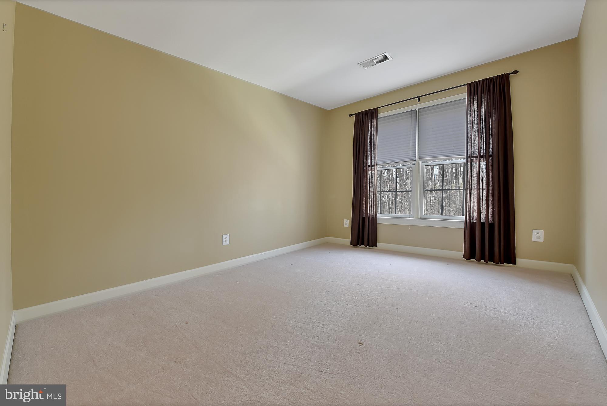 22 Hackett Court Poolesville, MD 20837 - Photo 34 of 54 Separate master suite room for TV or private time