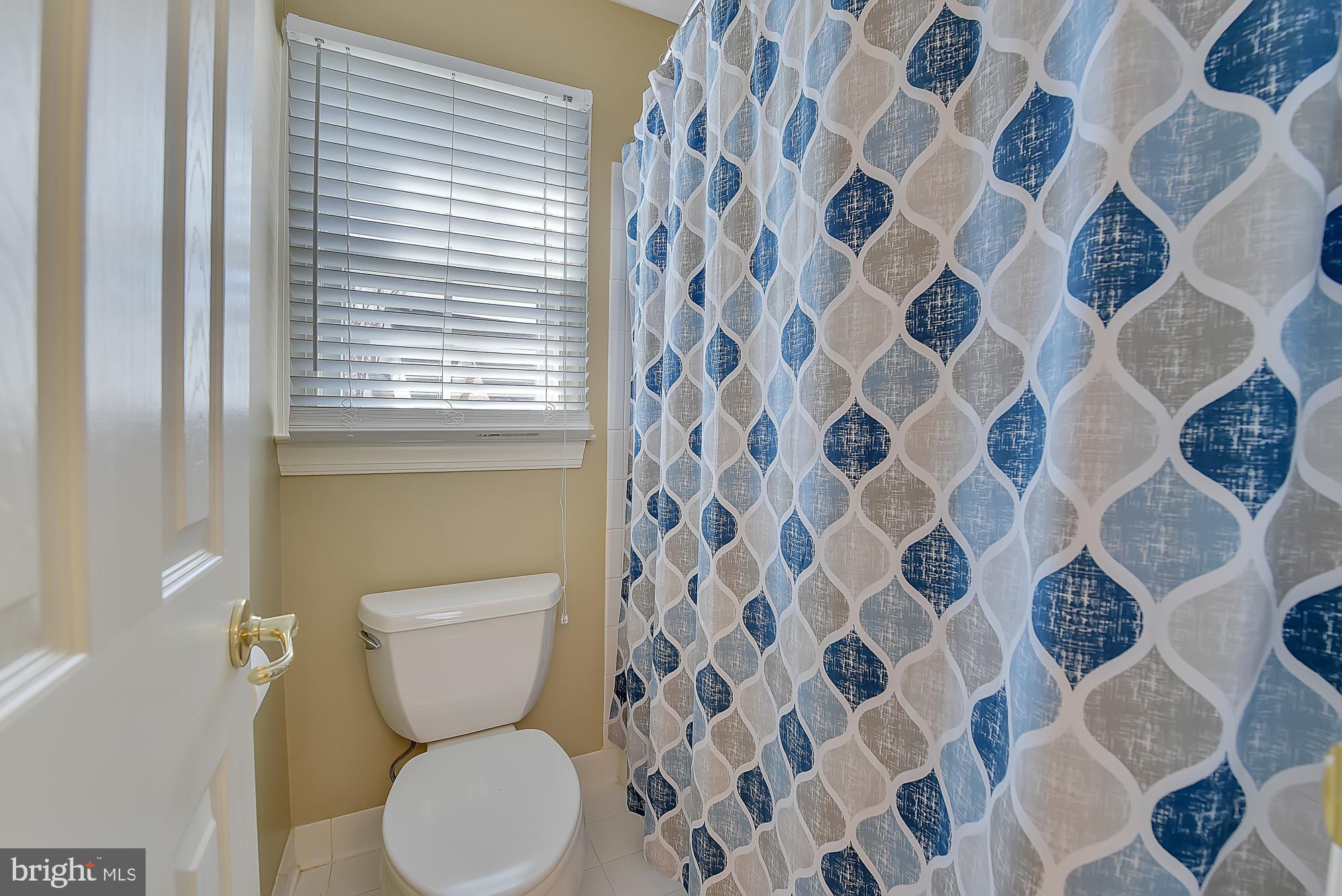 22 Hackett Court Poolesville, MD 20837 - Photo 40 of 54 Private water closet in Jack and Jill bath