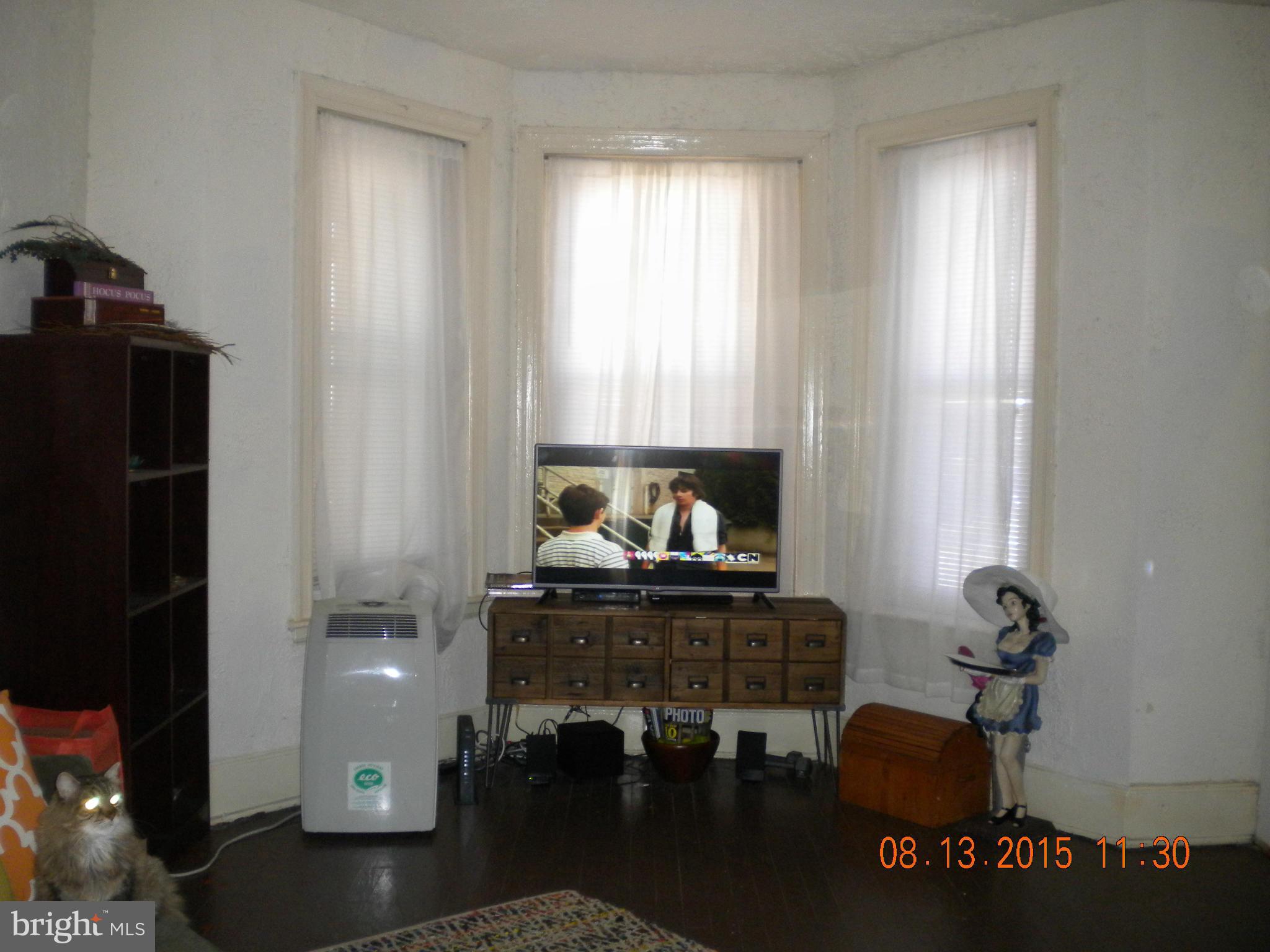 1717 Lincoln Road Northeast Washington, DC 20002 - Photo 3 of 26 Living Room Unit #5