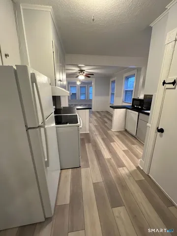 $3,100 | 303 Newtown Avenue, Norwalk, CT 06851