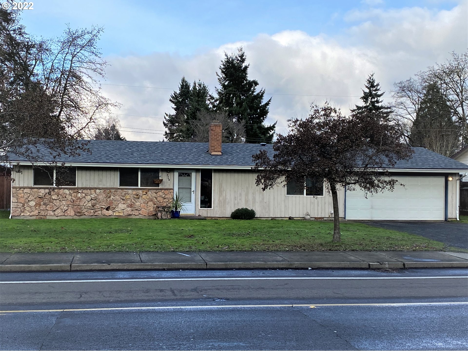 7708 Northeast Burton Road Vancouver, WA 98662 - Photo 2 of 19