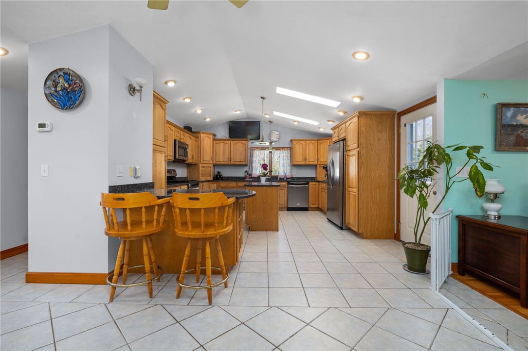 418 Long Highway Little Compton, RI 02837 - Photo 4 of 32