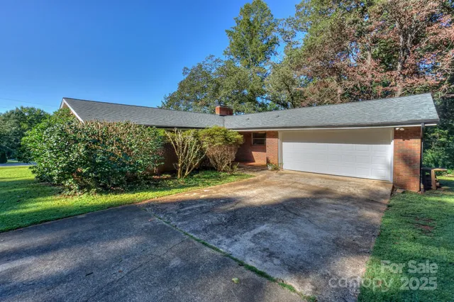 $349,000 | 165 Fieldstone Farm Drive, Statesville, NC 28625