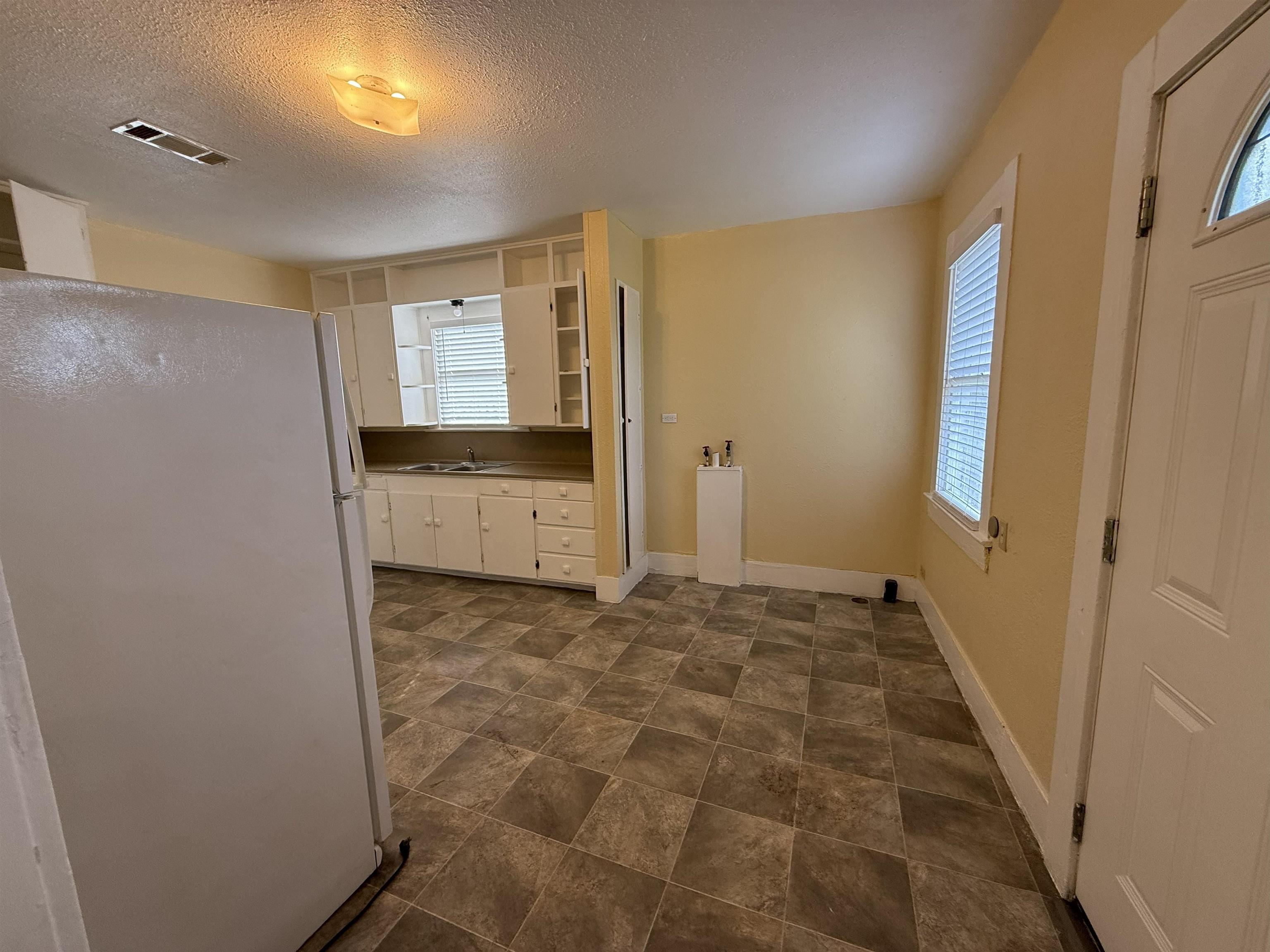 2260 Rusk Street Beaumont, TX 77701 - Photo 7 of 15