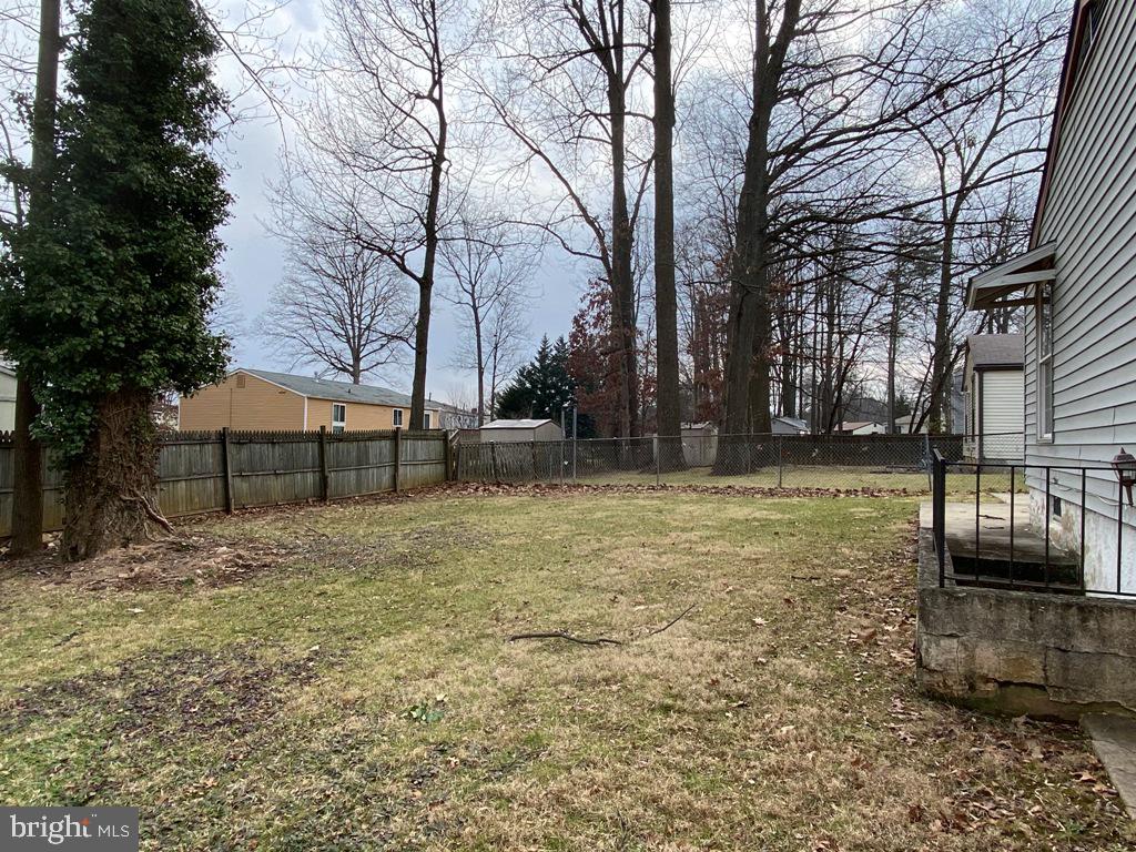 9848 Branchleigh Road Randallstown, MD 21133 - Photo 5 of 14 Rear yard